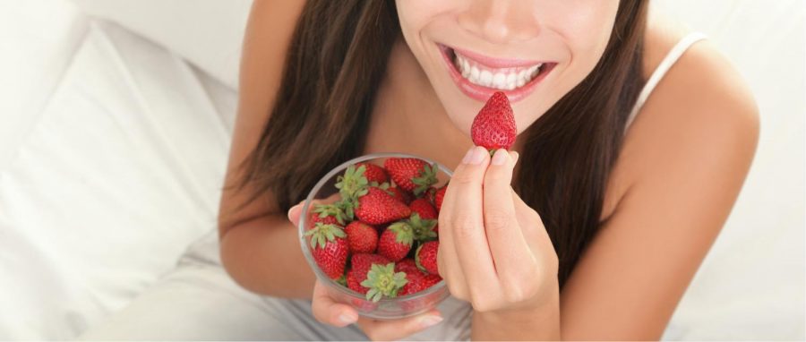 Achieve White Teeth by Eating These Foods