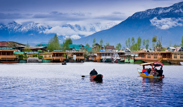 How To Choose The Most Convenient Houseboat In Srinagar?