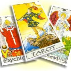 reading-tarot-cards