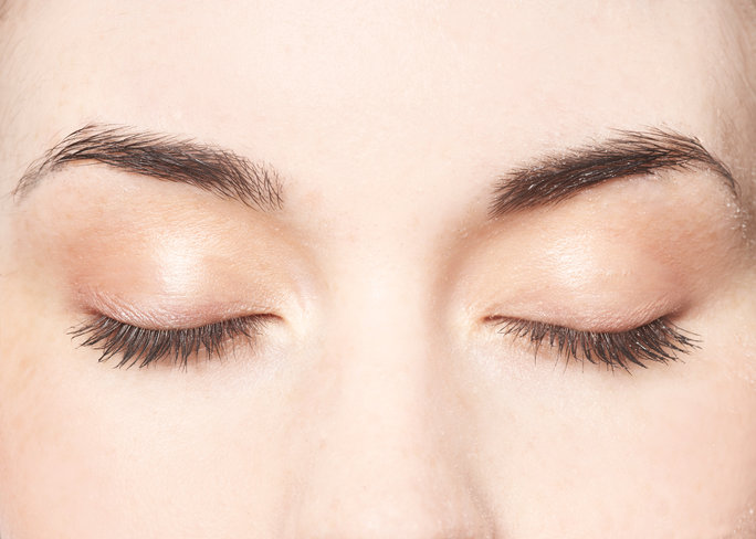8 Tips For Better Eyelash Retention